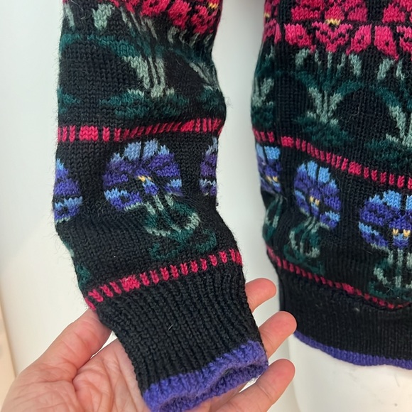 Deans Of Scotland | Vintage Floral Wool Cardigan (S-M) - Picture 8 of 12